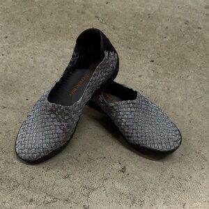 bernie mev. Women's Black and Gray Woven Slip-On Loafers